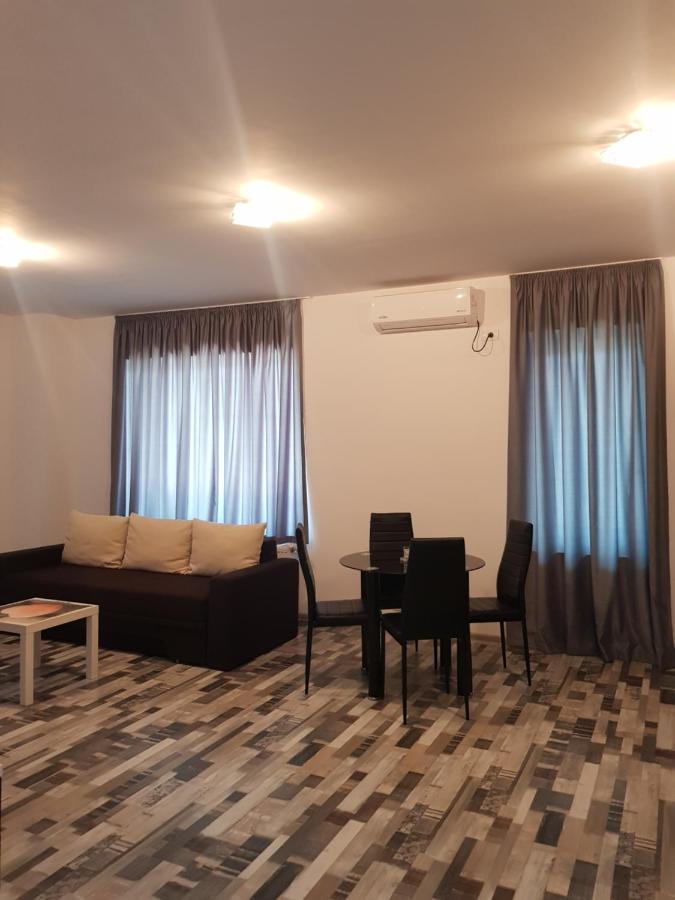 Summerhouse Apartments Mamaia Exterior photo
