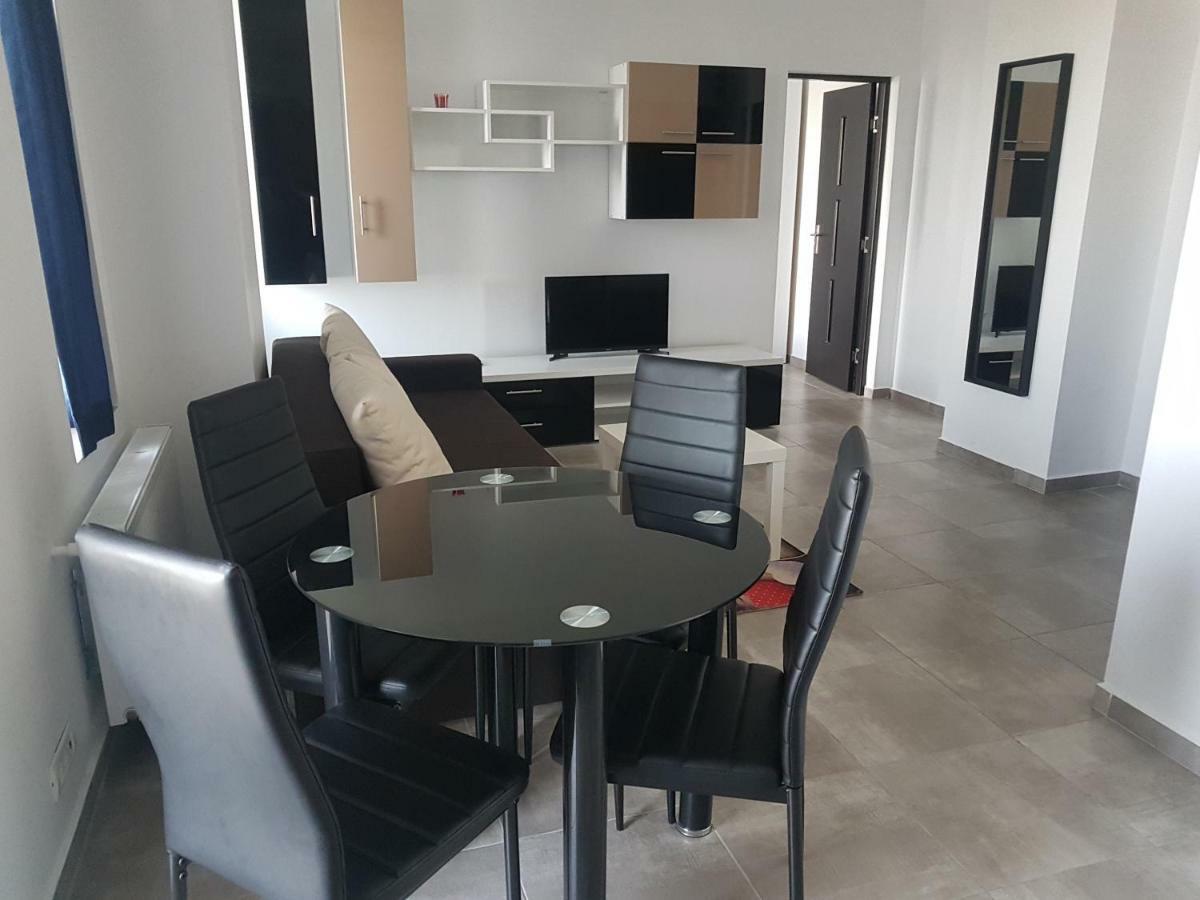 Summerhouse Apartments Mamaia Exterior photo